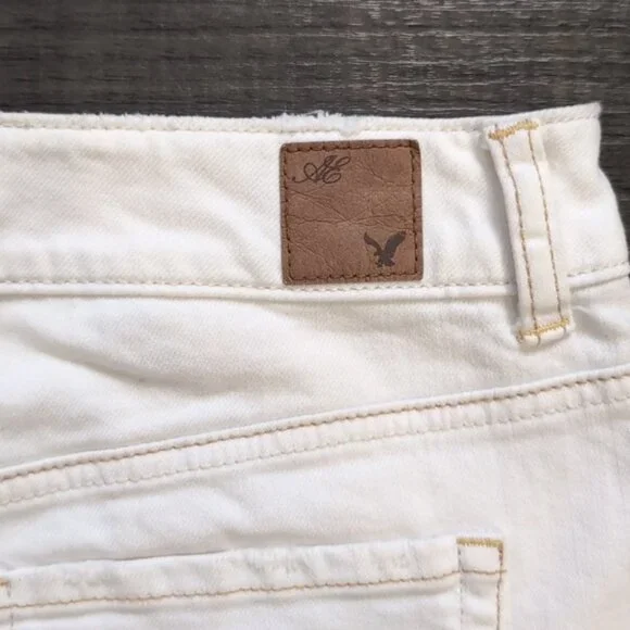 💠 American Eagle White Distressed Denim Mini Skirt Womens Size 6 Stretch - Picture 8 of 12